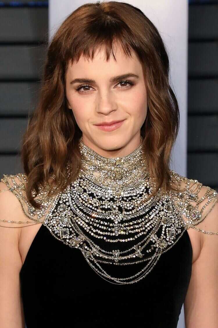 Peinado con micro flequillo para cabello grueso, Emma Watson