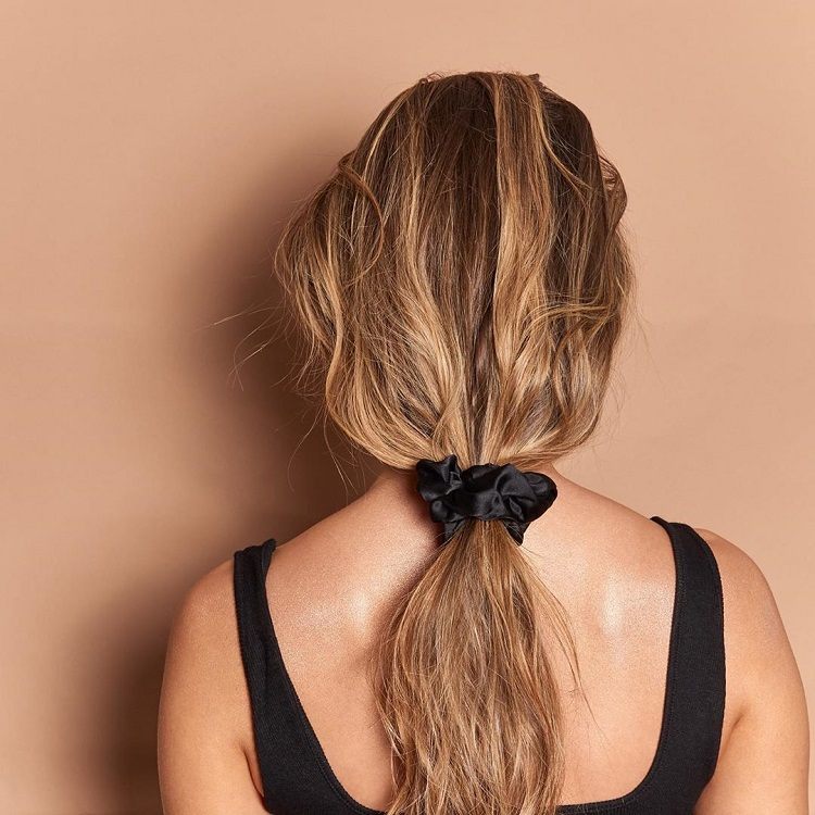 consejos para combatir el cabello graso ideas accesorios y peinado cabello sucio y graso