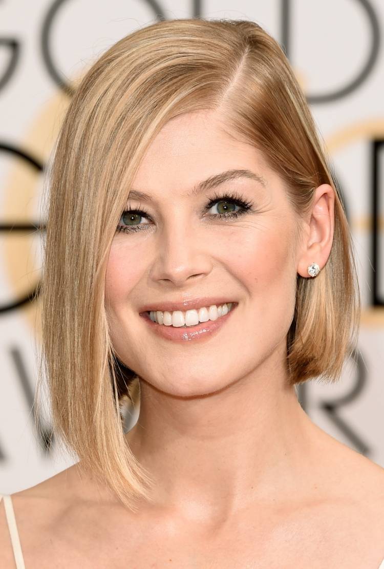 peinado-pelo-medio-largo-rosamund-pike-simetrico-bob