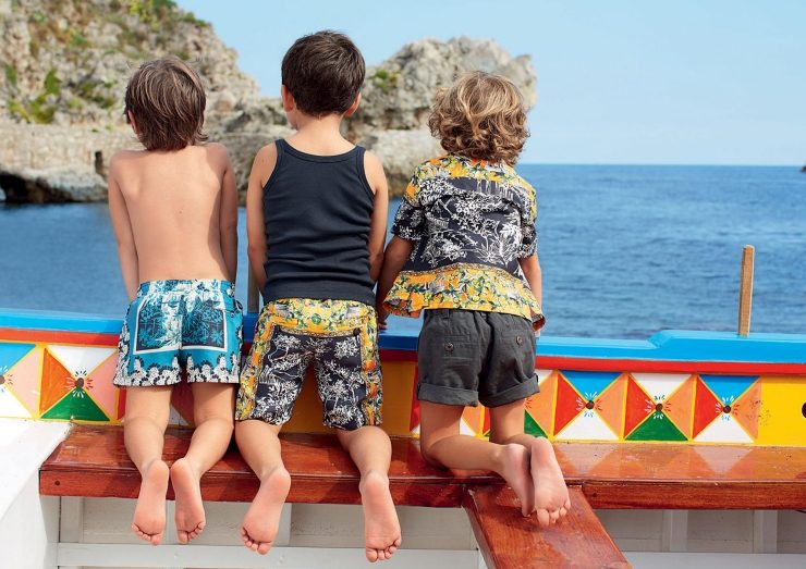 niño-niño-verano-medio-largo-ondulado peinado peinado infantil
