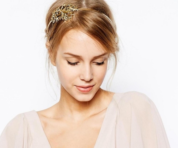 peinado-sencillo-medio-largo-diadema-elegante