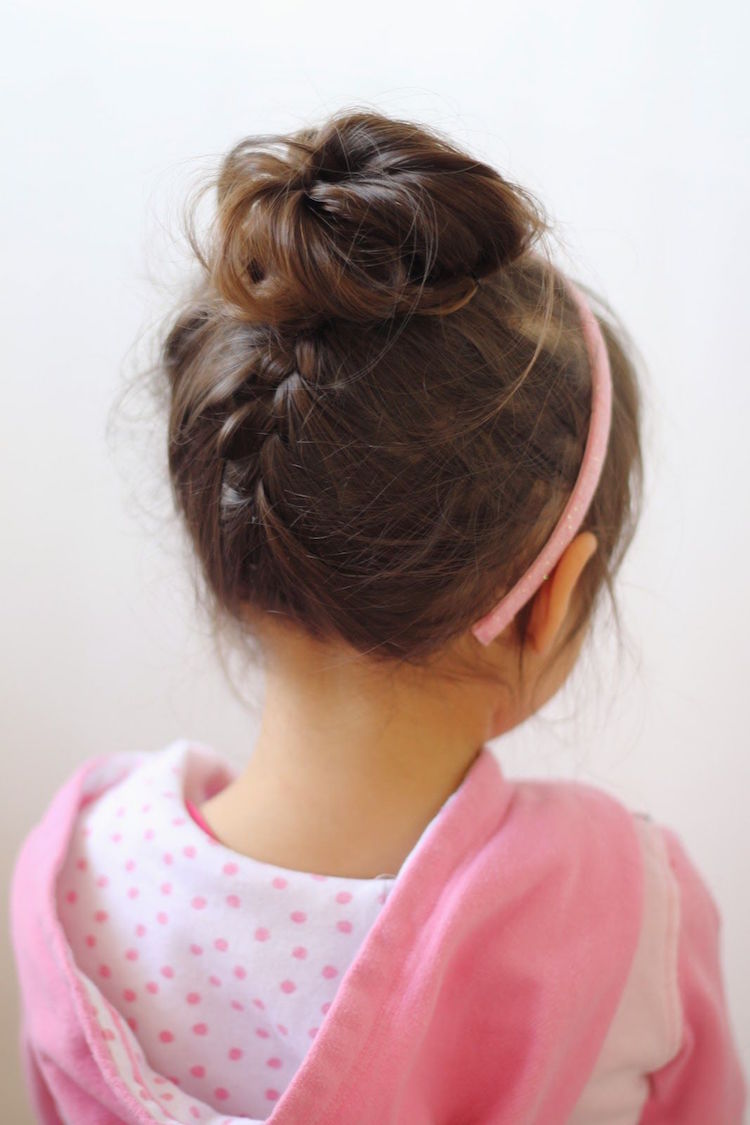 18 consejos para peinar rápido a las niñas 5 - 【MioEstilo】 peinado fácil para niña pequeña trenza invertida moño borroso