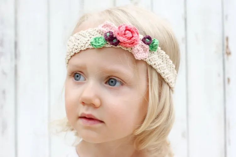 estilo jovial cabello corto con bandana