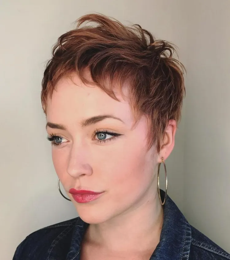 qué flequillo peinado chico despreocupado mirada estilo filosofía corte pixie mujer de negocios