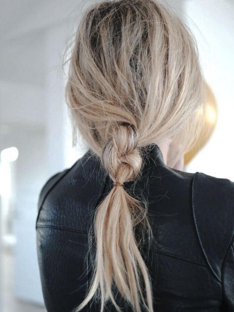 peinado de moda de mujer con cola de caballo en este año