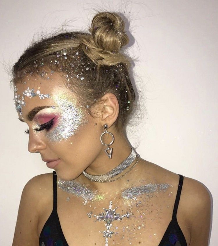 El peinado del festival de Coachella parece accesorios y maquillaje