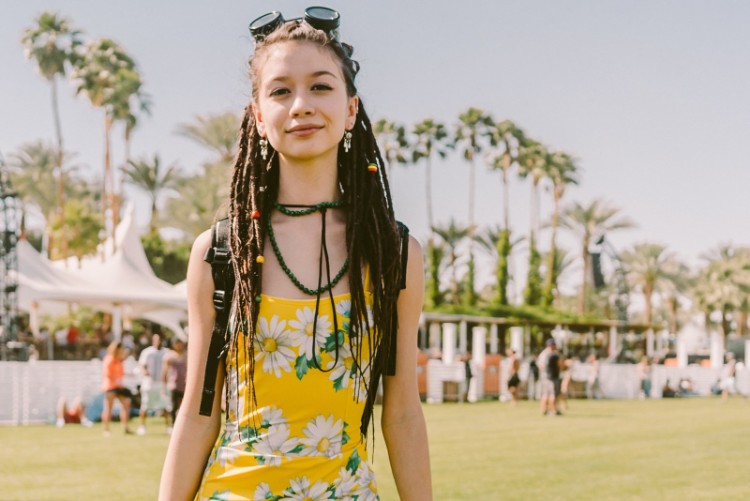 El peinado casual bohemio del evento de Coachella luce juvenil