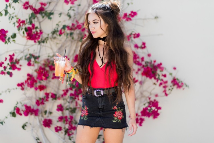 Peinados bohemios del festival de Coachella con estilo hippie chic