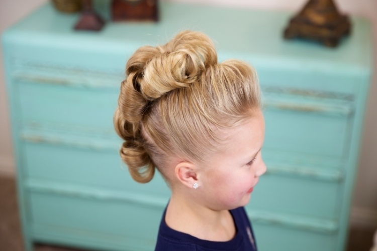 cresta infantil de cabello rizado para melena media peinado de niña de melena media - rizos cabello
