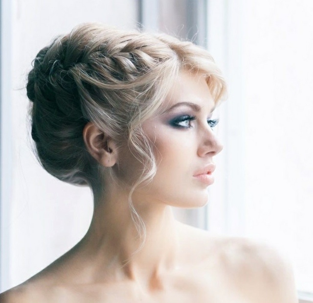 peinado-boda-pelo-largo-bollo-grande-trenza-mechas
