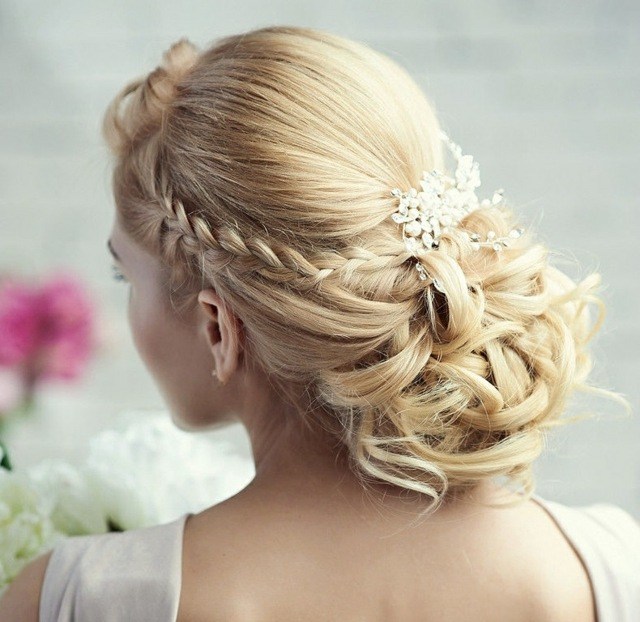 peinado-boda-pelo-largo-bollo-grande-informal-bujou-trenza