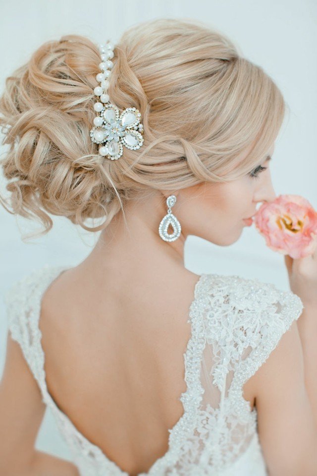 peinado-boda-pelo-largo-lazo-casual-joyas-perlas-flor