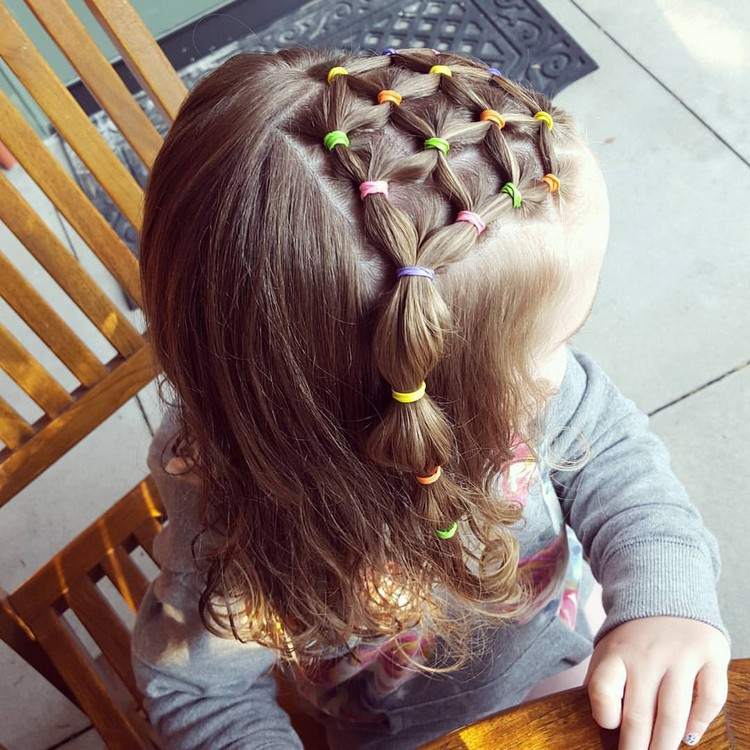 peinado de trenza para chica con trenzado ideal para cabello fino y de longitud media