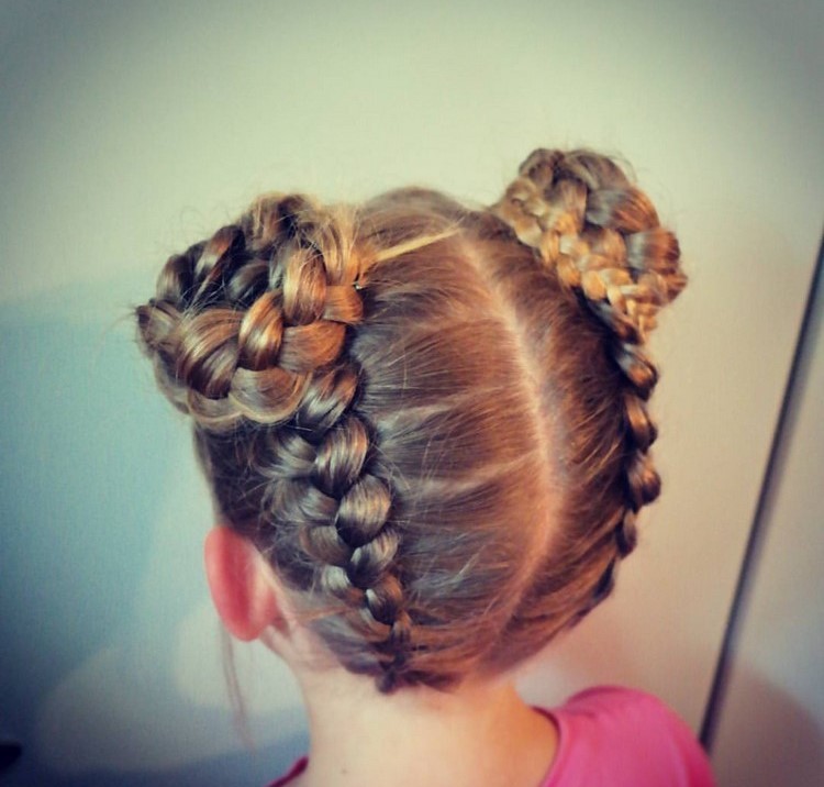 niña peinado espacio trenza chic bollos fácil de lograr