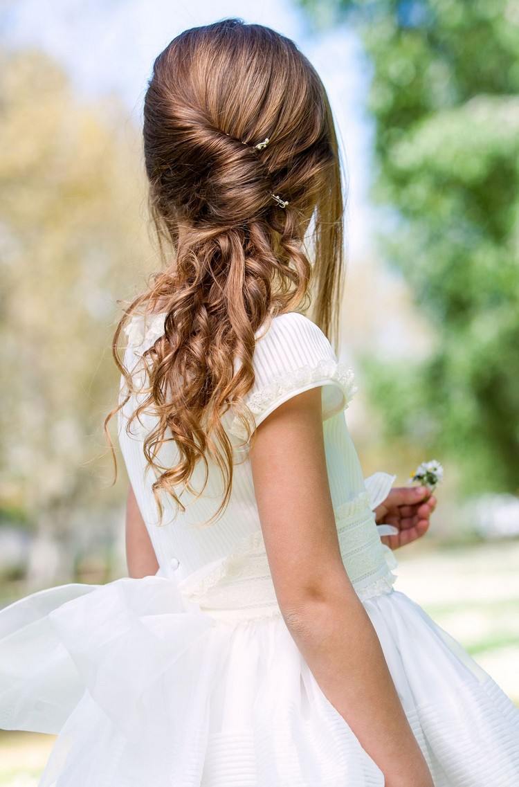 peinado de trenza infantil para cabello largo y delgado, idea de boda floral