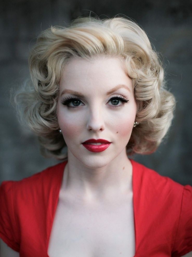 idea de peinado pin up para cabello corto