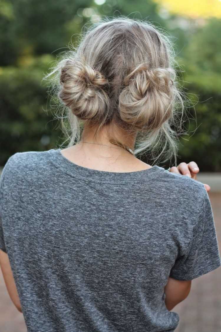 ¡Más de 30 sugerencias prácticas para el cabello que puedes probar en el verano actual! 20 - 【MioEstilo】 peinado de playa dos mini bollos bajos sencillos de lograr este verano