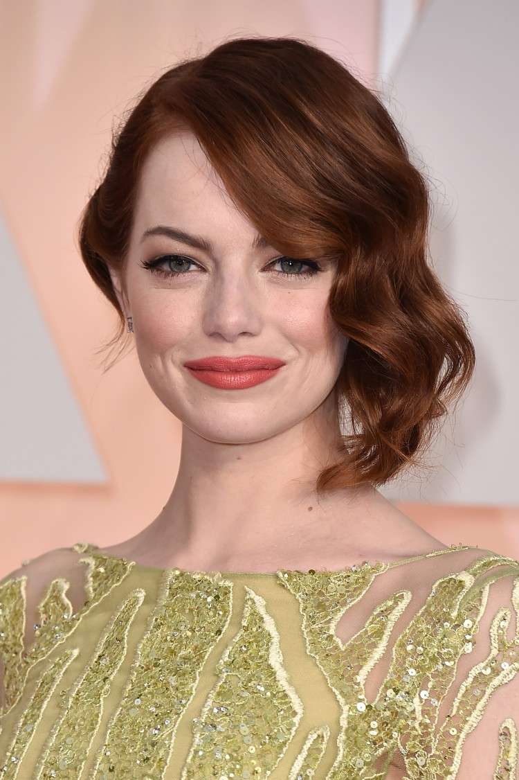 Peinado de noche romántico - Bob ondulado asimétrico peinado de noche 2022-bob-wavy-side-emma-stone