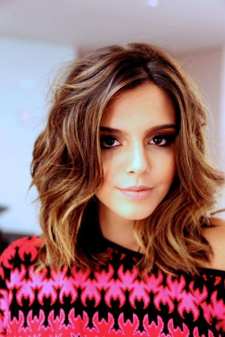 peinado-tendencia-verano-2015-pelo-mediano-largo-ondulado