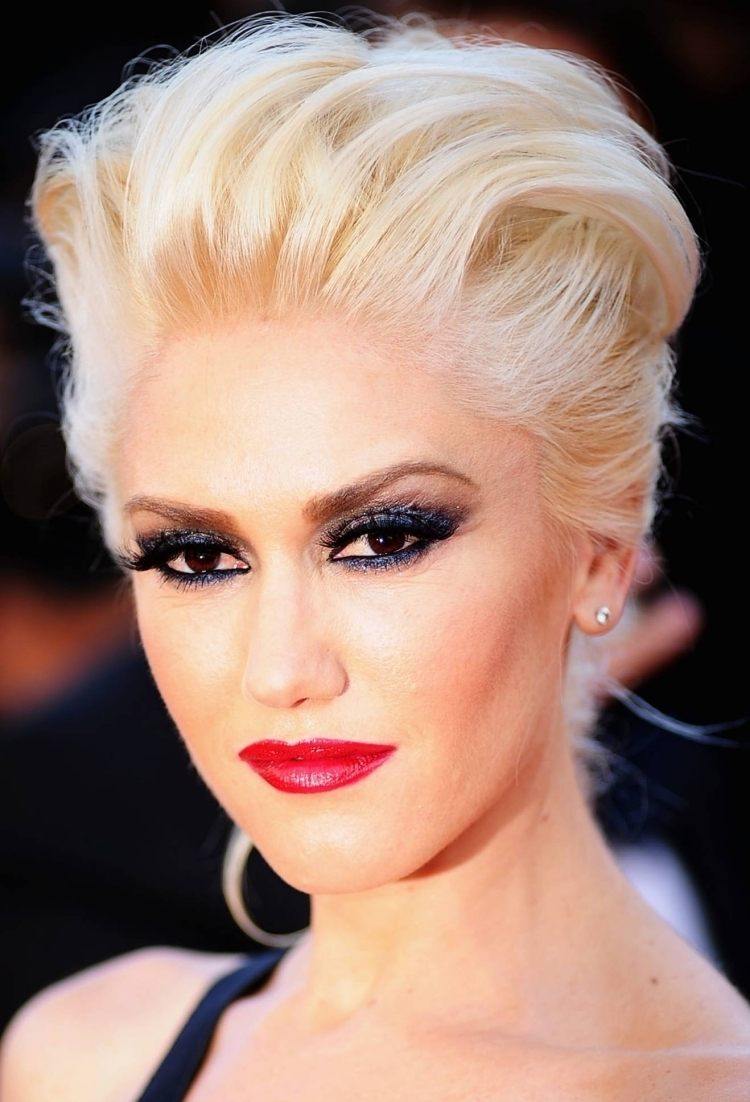 look-de-tendencia-2015-flequillo-espalda-Gwen-Stefani