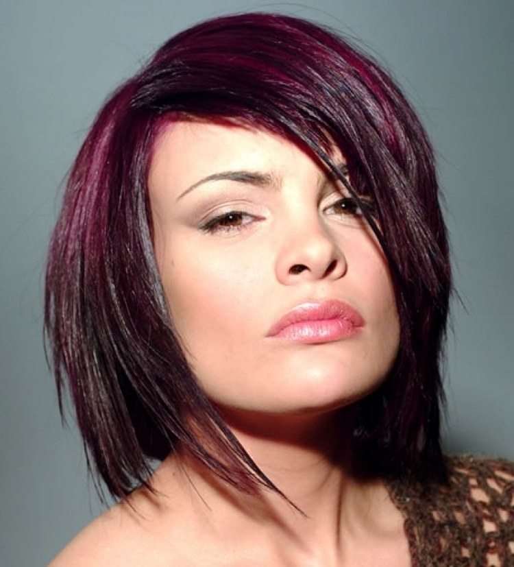 look-de-tendencia-2015-Bob-tip-tip-color-morado-berenjena
