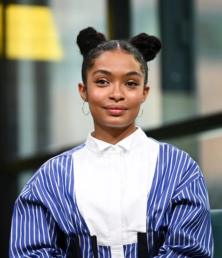 ¡Los 5 mejores estilos de cabello rápidos para lucir este verano! 3 - 【MioEstilo】 peinado de tendencia verano 2022 bollos espaciales modernos y vintage