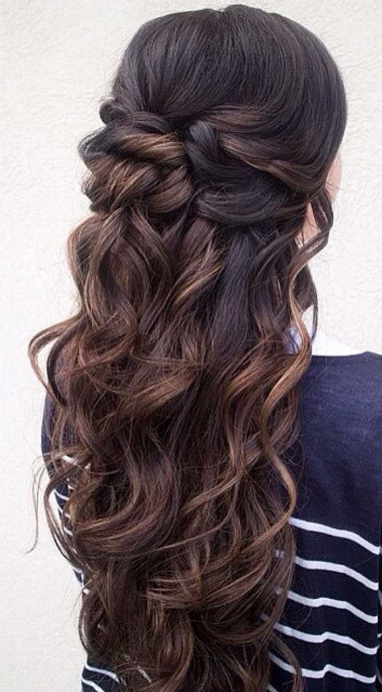 24 sugerencias asombrosas para experimentar en esta temporada invernal 2 - 【MioEstilo】 peinado moderno para mujeres con mechones retorcidos de invierno