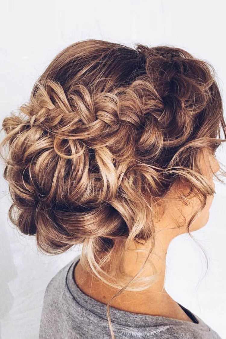 24 sugerencias asombrosas para experimentar en esta temporada invernal 4 - 【MioEstilo】 peinado tendencia mujer invierno trenzas moñito