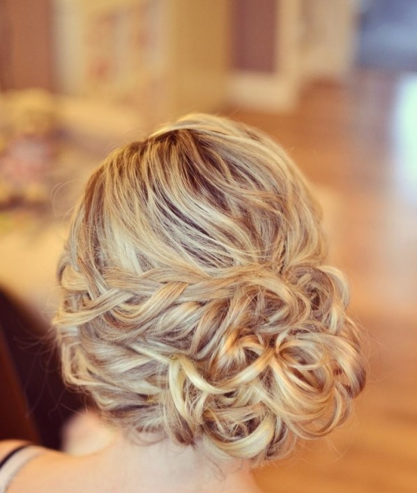 peinado-trenzas-moños-rizos