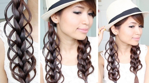 peinado de dos trenzas con toque femenino