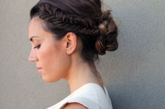 peinado inspirado en celebridades con trenza: moño bajo trenzado peinado-trenza-inspirado-estrellas-moño trenzado bajo
