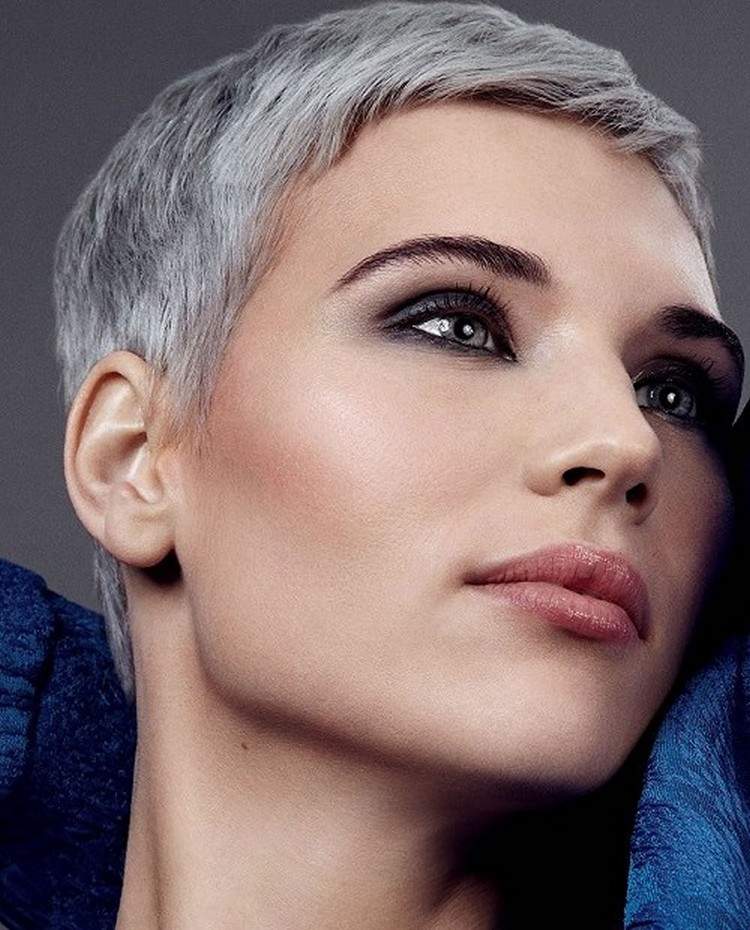 colorear-gris-mujer-pelo-corto-corte-pixie-femenino