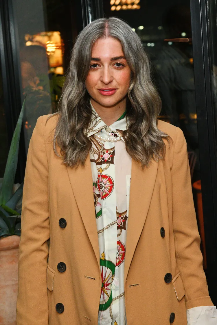 mechas espiga mechas en pelo blanco balayage espiga mujer años 50