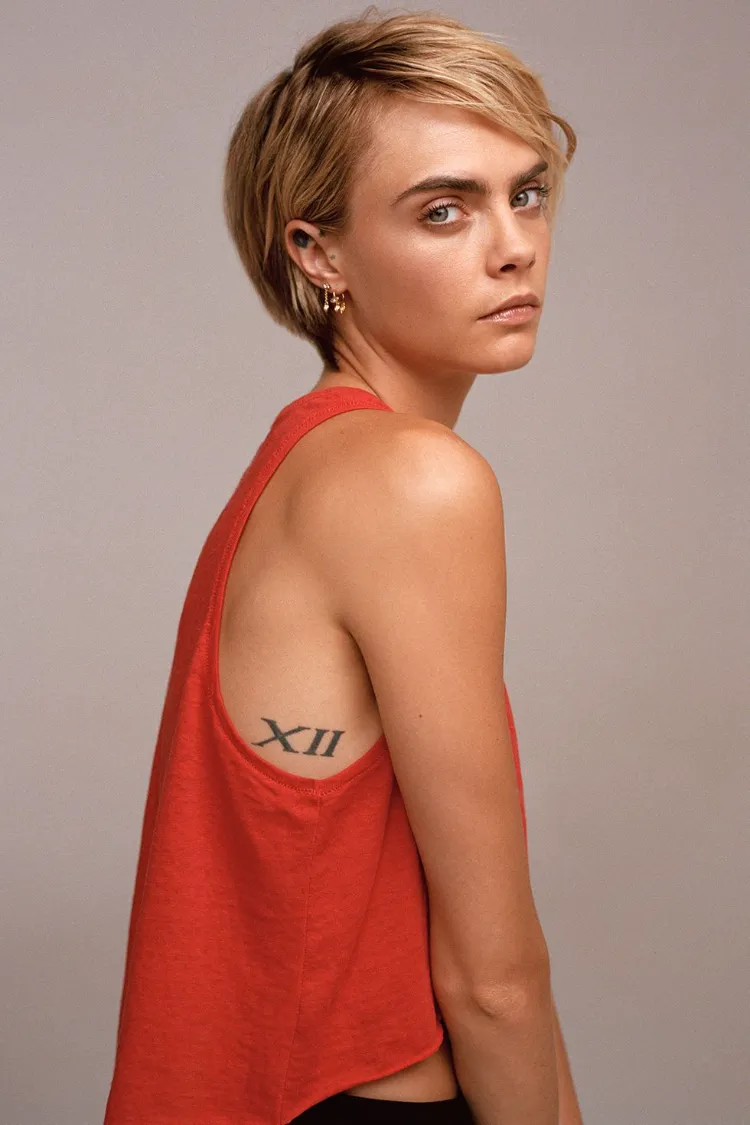 ¿De qué manera acoger el corte "Lop"? ¡Más de 25 maneras de lucir el reciente corte de pelo de moda! 4 - 【MioEstilo】 cómo adoptar el lop como el corte de pelo corto de las celebridades Cara Delavigne