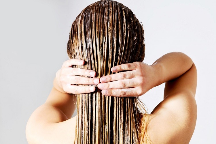 ¿Cómo lograr un cabello reluciente y liso como el que has estado anhelando? 4 - 【MioEstilo】 Truco casero para tener un cabello suave y brillante usando vinagre blanco