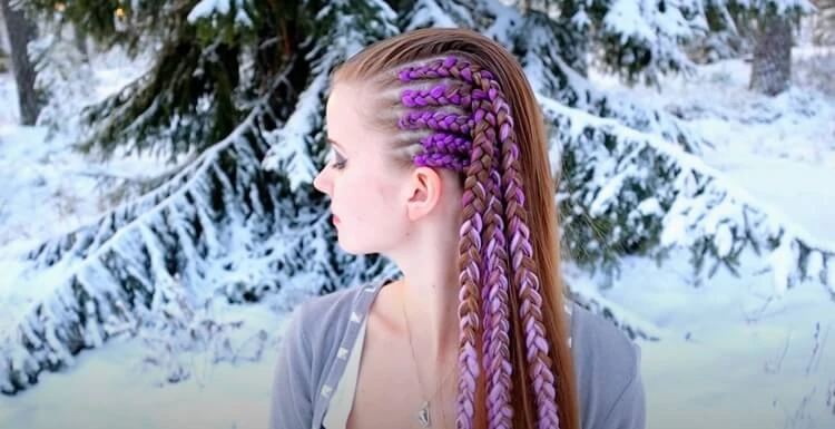 trenzas pegadas con extensiones moradas paso a paso