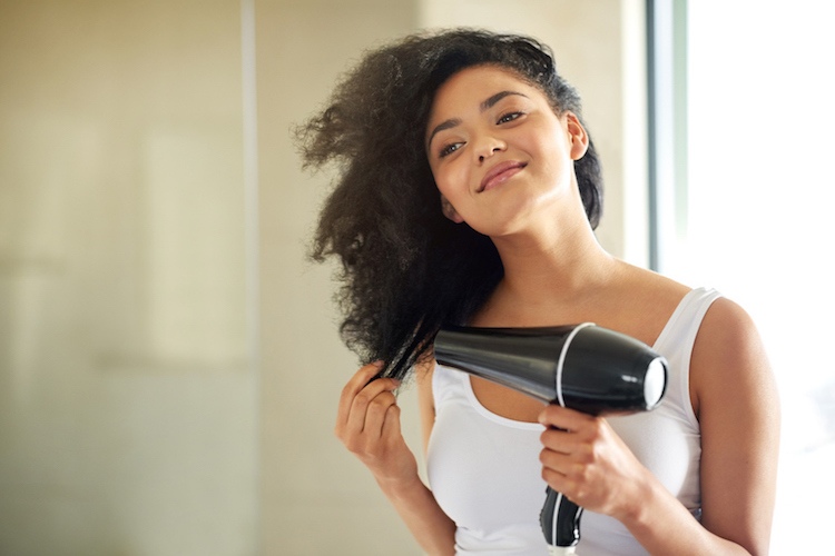 secador de cabello, cuidado y protección para cabello dañado