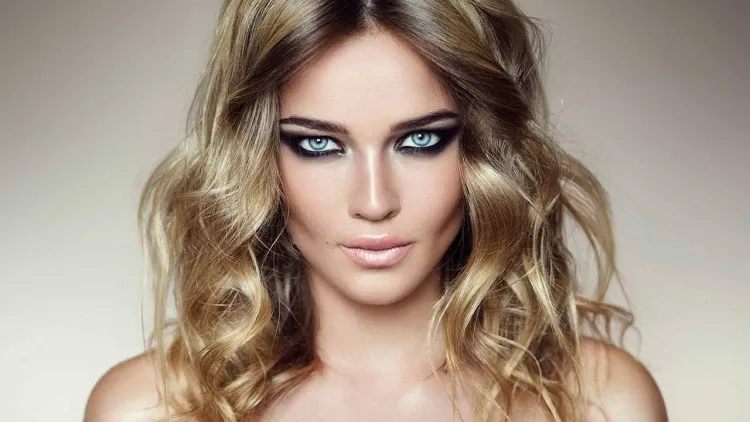 primavera verano color de cabello rubio contenido neutral igual cantidad tonos cálidos y fríos