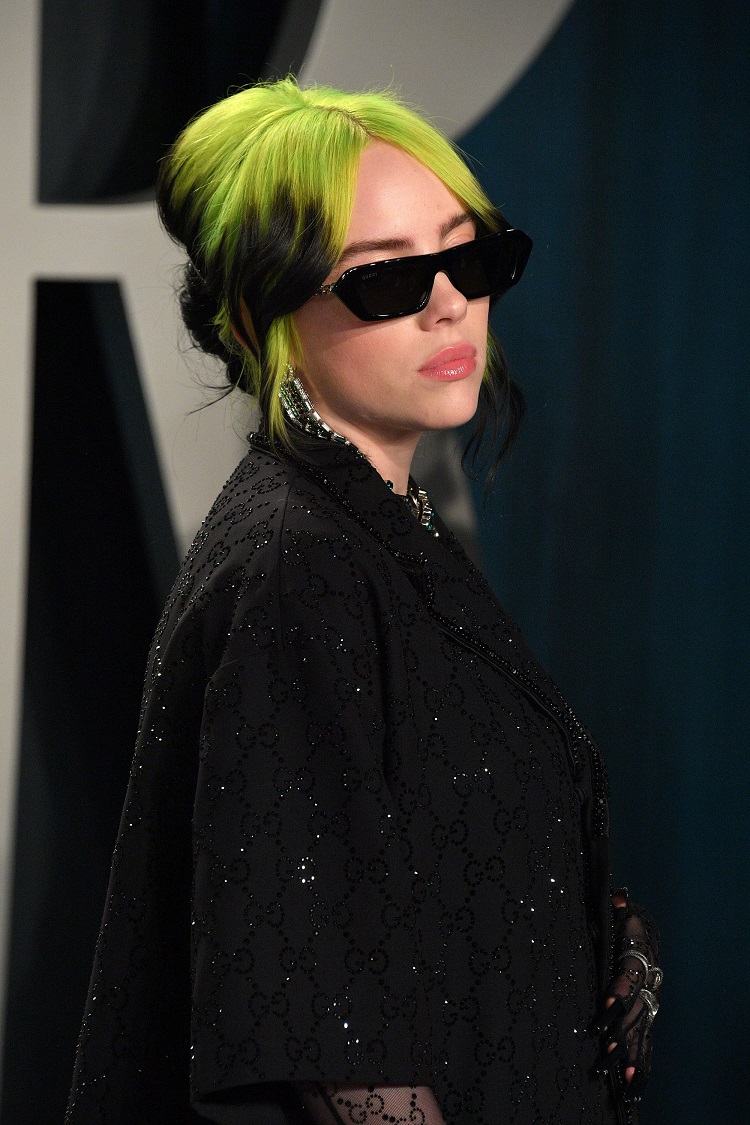 Tonos de cabello de tendencia para la primavera y verano de este año 7 - 【MioEstilo】 tonalidades de cabello de moda primavera verano 2021 cabello de neón raíces visibles balayage reverso billy eilish
