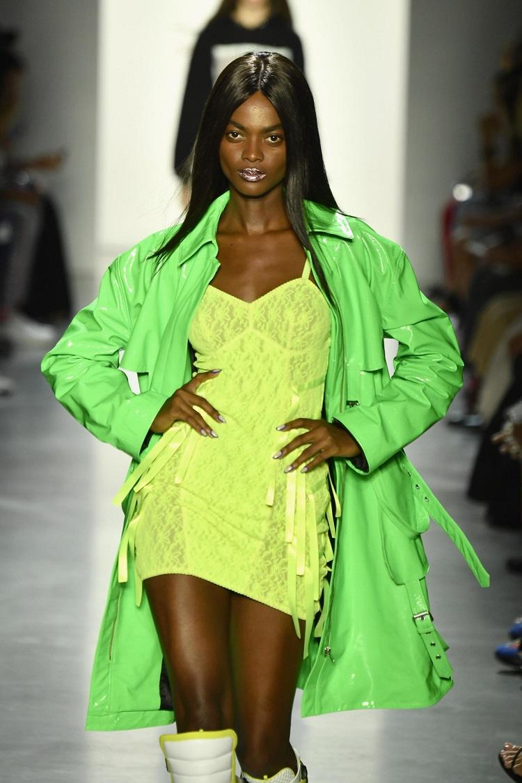 Tonos de cabello de tendencia para la primavera y verano de este año 9 - 【MioEstilo】 cuáles son las nuevas tendencias de tinte de cabello primavera verano 2021 tinte negro