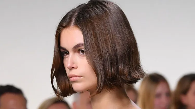 ¡Todo lo que precisas saber para animarte con el "bob reventón de los 90" y tener un peinado de primera en este año! 2 - 【MioEstilo】 Tendencia cuadrada de moda en este año