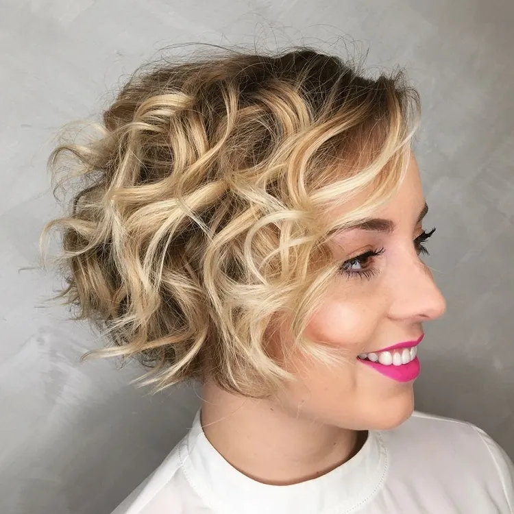 Corte Rectángulo Corto Degradado ¿Será el corte de este año? 6 - 【MioEstilo】 corte cuadrado degradado corto 2021 en cabello rizado