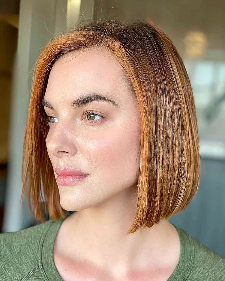 2022 hundiendo la tendencia de las mujeres del peinado corto rojo cuadrado