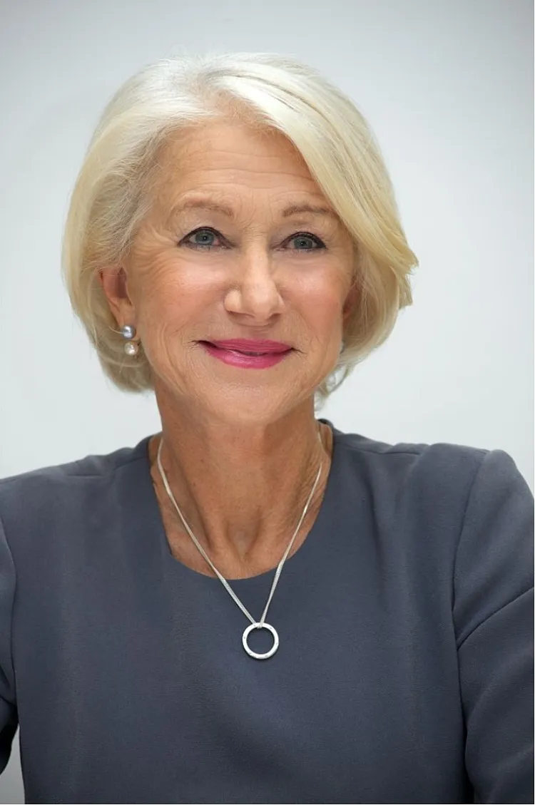 mujer pelo corto 60 años 2022