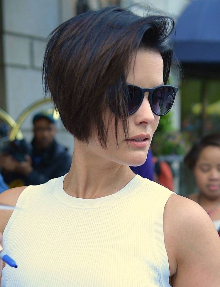 corte de pelo corto para mujer cuadrado super corto asimetrico efecto degradado