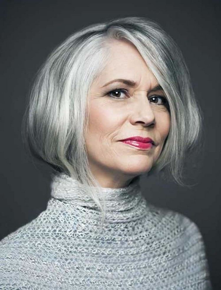 cuadrado-largo-mechas-medio-largo-corte-mujer-60-años
