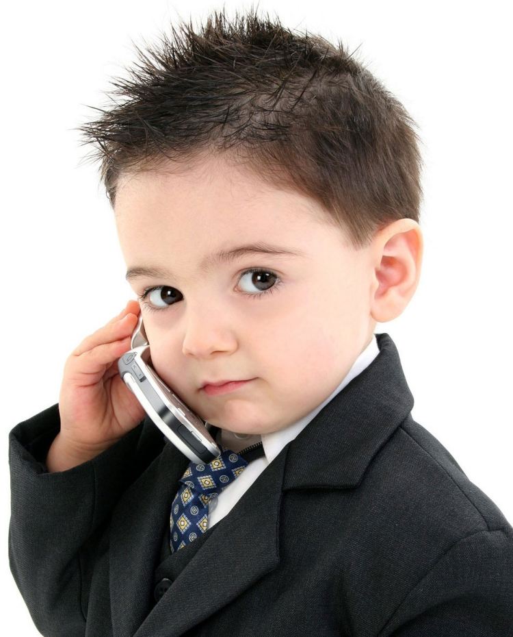 estilo elegante para chico con flequillo puntiagudo húmedo corte de cabello chico-puntas-mojo-ajuste