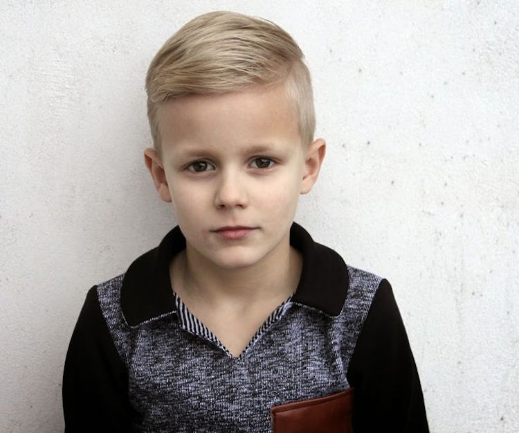 corte de pelo para niños raya corte lateral niño pequeño