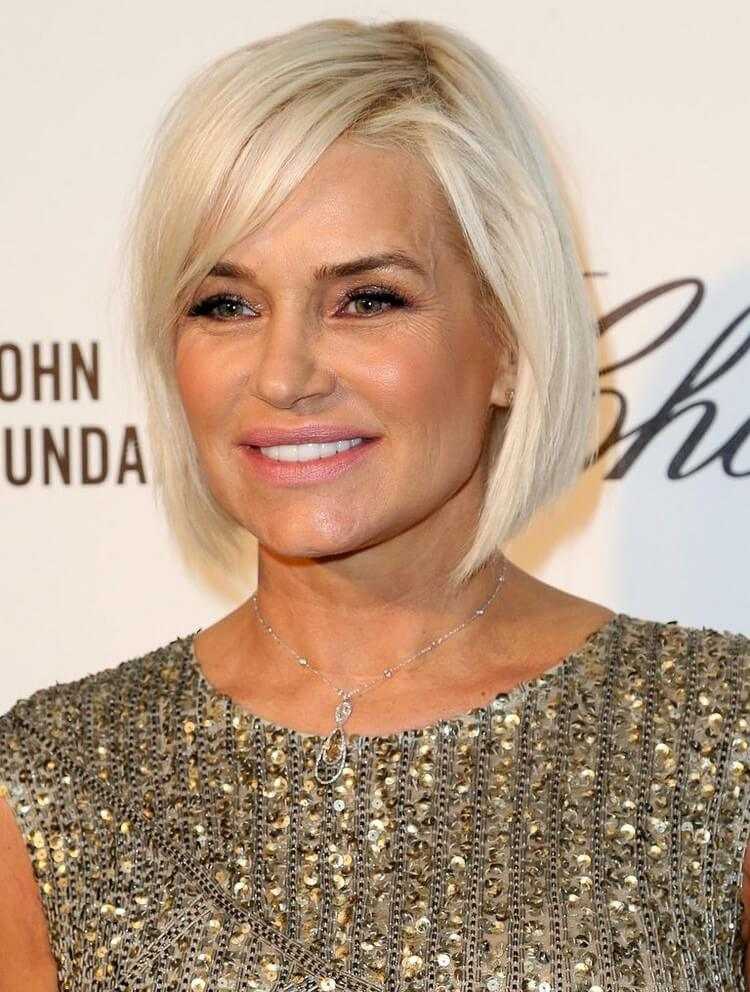 cara cuadrada corte de pelo mujer años 50 rubio platino bob