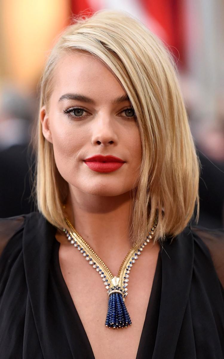 corte de cabello para cara cuadrada mujer Margot Robbie con bob rubio